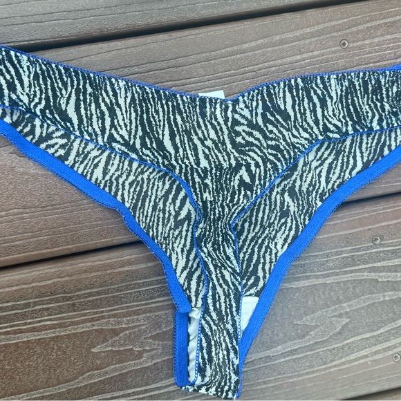 Bundle of 3 Zebra Print Women's thong Panties with Blue Accents plus size - Picture 3 of 6